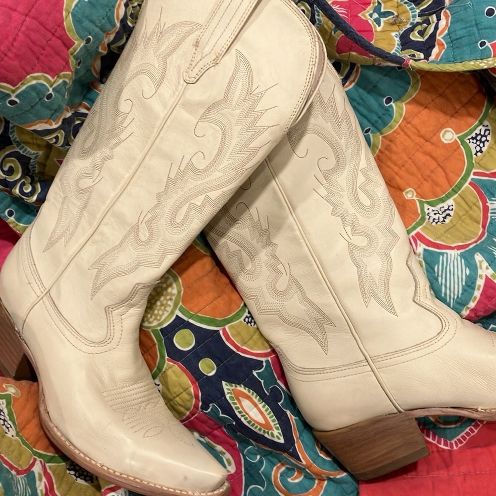 Freebird Woodland beige size 8 hold for Jackie